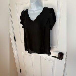 Haute Monde brand black short sleeved shirt M scalloped edge black